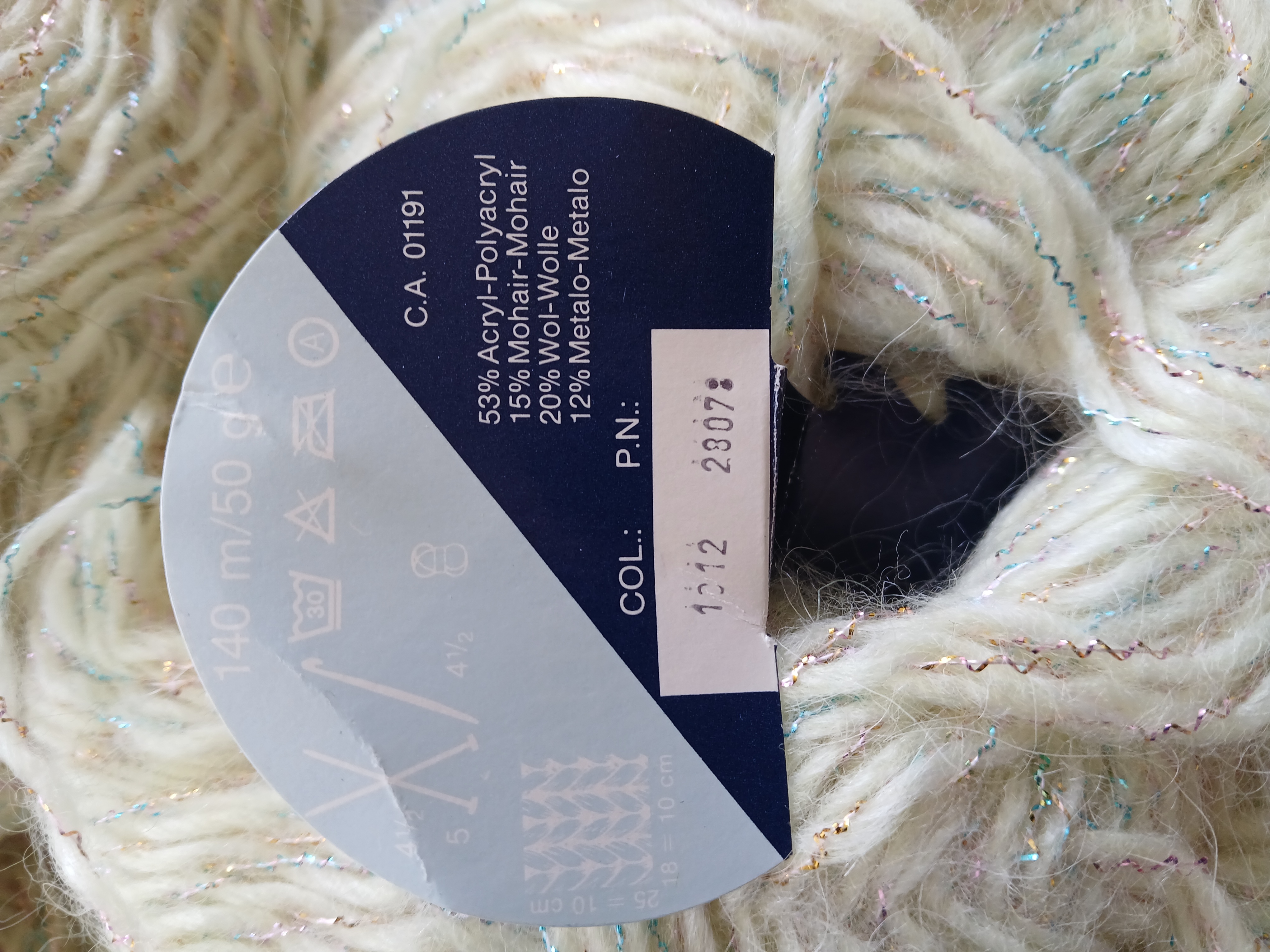 4 bollen Laines Pierber Gratia de Luxe Geel/Glitter