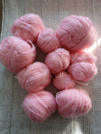 Restant roze wol 428 gram