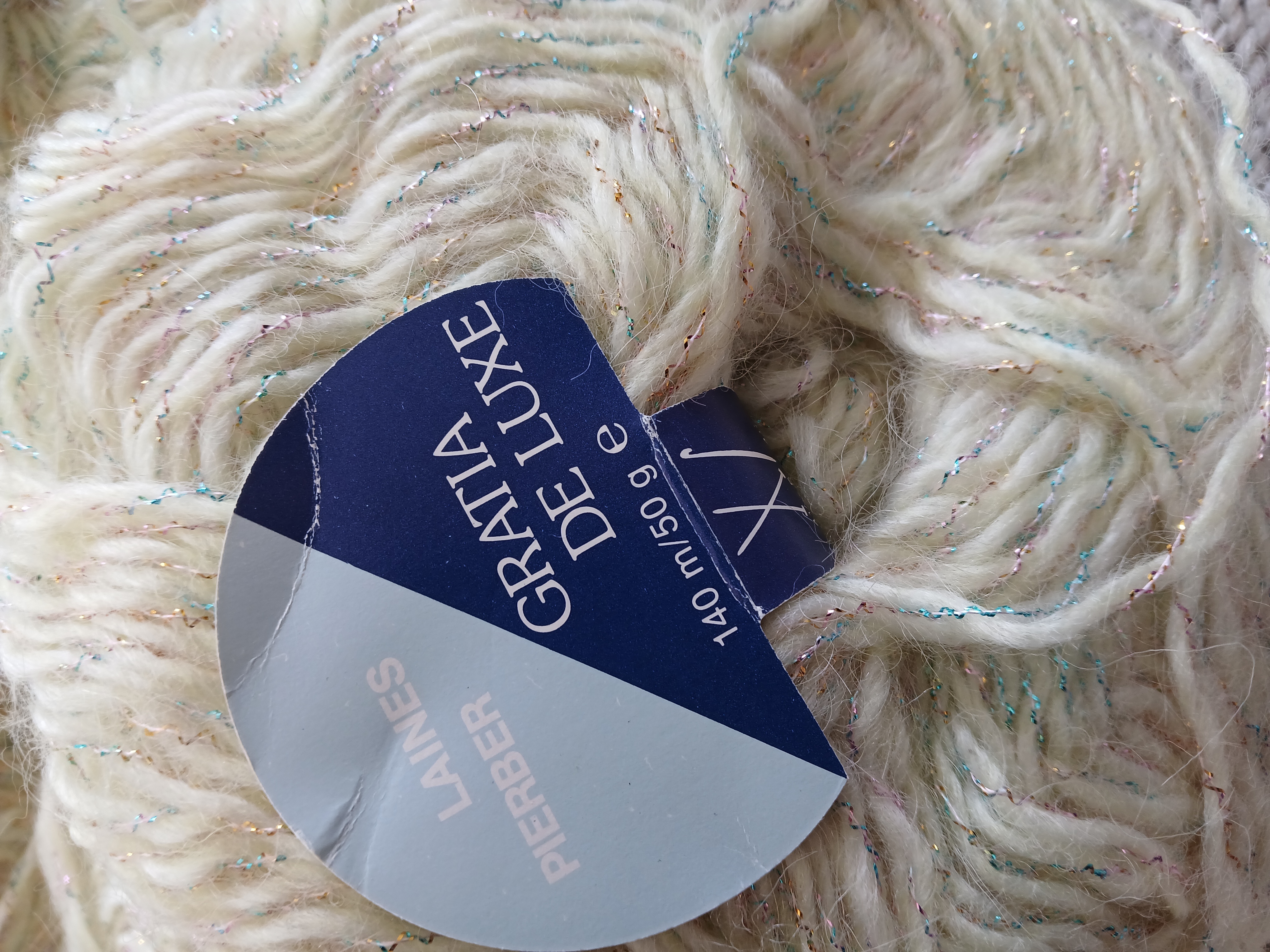 4 bollen Laines Pierber Gratia de Luxe Geel/Glitter