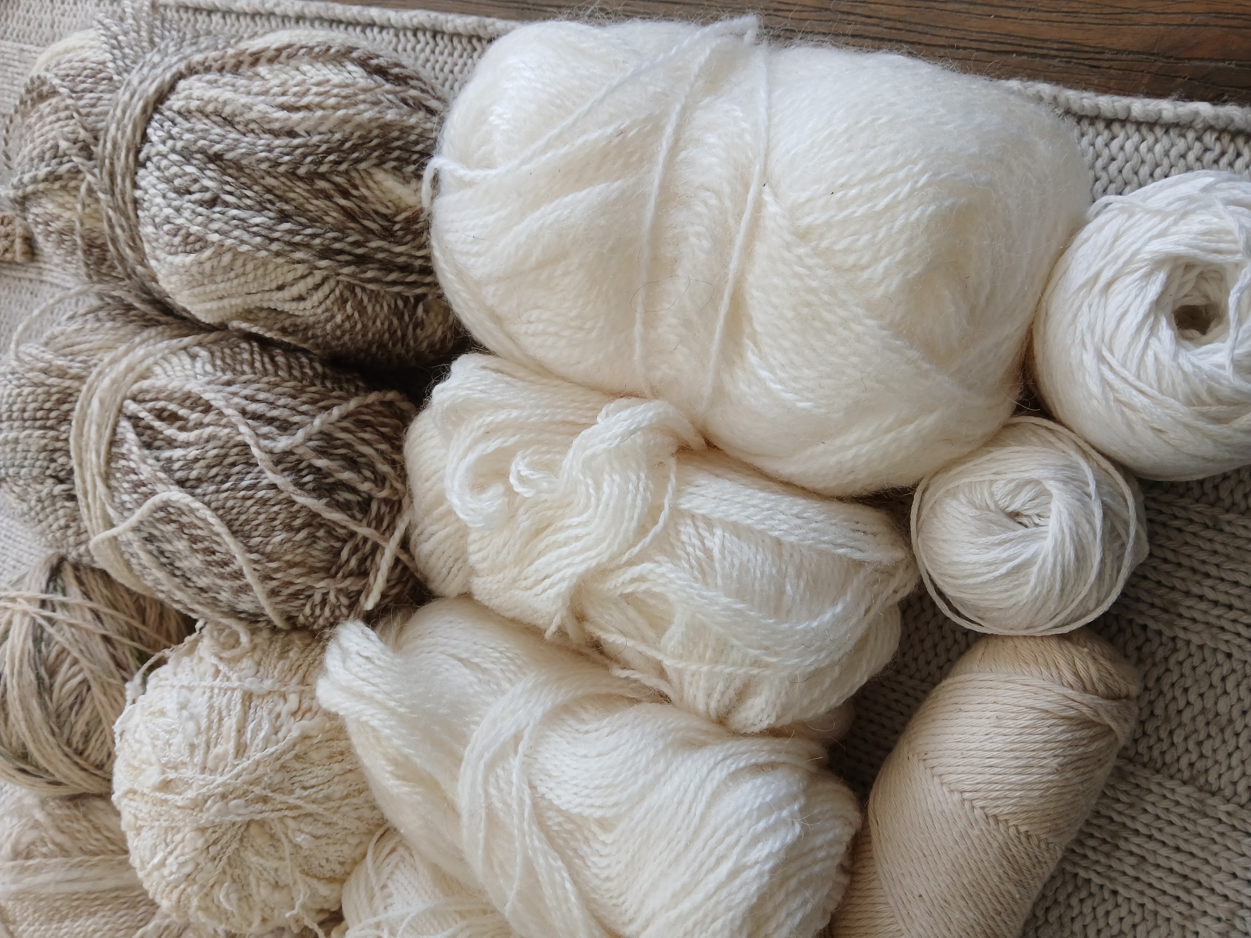 Pakket restanten wit/beige 1030 gram