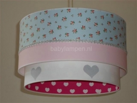 lamp babykamer met hartjes en rozen