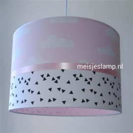 Babylamp roze wolkjes en zwarte driehoekjes