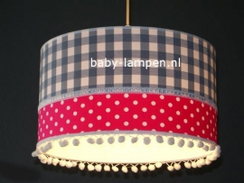 babylamp grijze ruit fucsia stip en witte  bolletjes