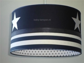Babylamp donkerblauw witte grote sterren en dikke blauwe strepen met ster aan binnenkant