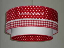 lamp babykamer met rode stippen en ruit en wit bandje