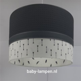 Lamp babykamer zwarte wafelstof en veertjes