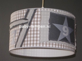 Stoere lamp babykamer beige ruit 7 &9