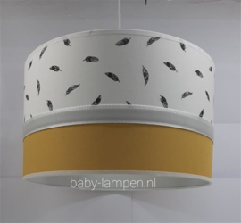 lamp babykamer oker geel en veertjes