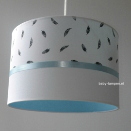 hanglamp babykamer zwarte veertjes lichtblauw