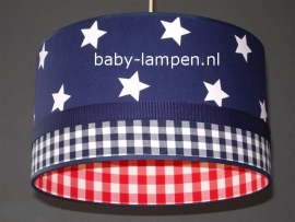 lamp babykamer donkerblauwe sterren en rode ruitjes