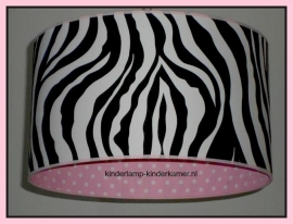 lamp babykamer zebra en roze stipje