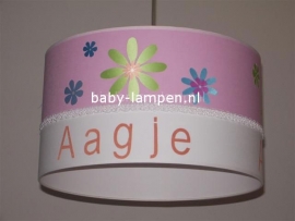 lamp babykamer Aagje roze met bloemen