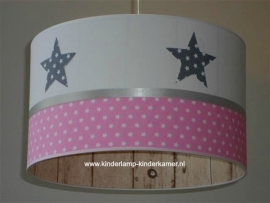 Babylamp grijze stoffen sterren steigerhout en roze sterren