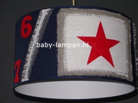 Stoere lamp babykamer met rode ster