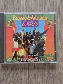Bassie & Adriaan Op zoek in Curaçao en de Reis vol Verrassingen - VideoCD (N.2.6)