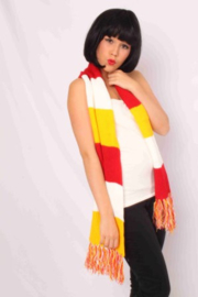 Sjaal gebreid rood, wit en geel