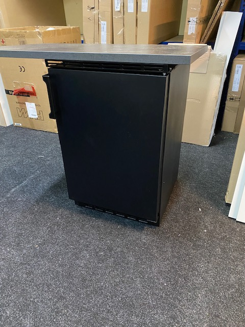 Onderbouw koelkast zwart 50cm breed KS82.3A