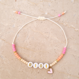 Naamarmbandje | hartjes bedel | Pink