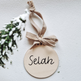 Houten kerstbal hanger met naam
