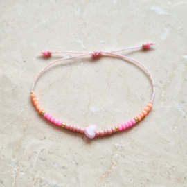 Armbandje roze hartje