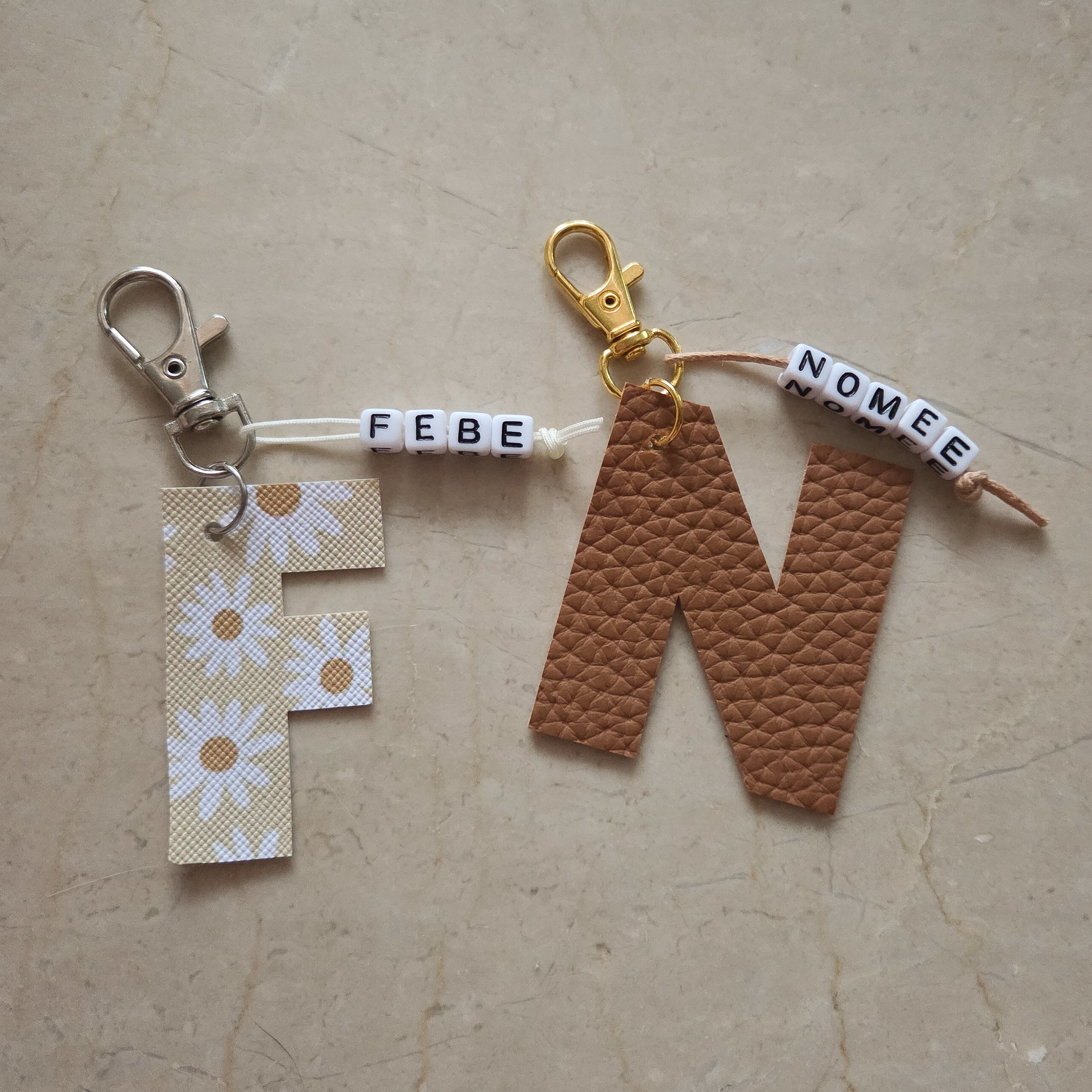 Letter sleutelhanger  + naam