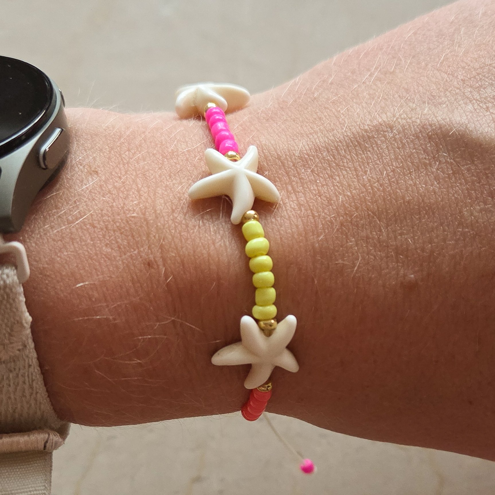 Armbandje schelp | Neon