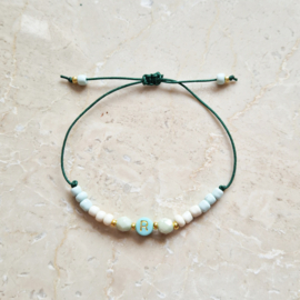 Armbandje met initial | groen