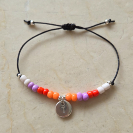 Initiaal bedel - armbandje