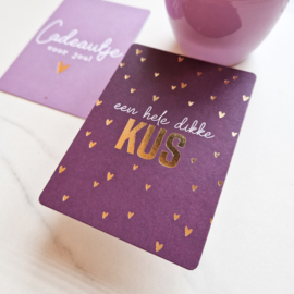 Kaartje | Een hele dikke kus | Paars