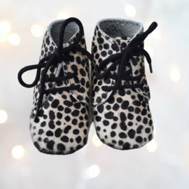 Babyschoentjes cheetah wit - zwart Maat M