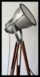 (kijk bij statieflampen voor actuele voorraad)  industriële Philips statief lamp, super gaaf! VERKOCHT!