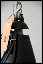 Industriële emaille lamp, Italie VERKOCHT!