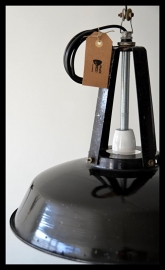 Klassieke industriële lampen, grote Franse emaille Mazda lampen! (3 beschikbaar)