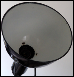 Prachtig stoere zwart industriële statief lamp. Bauhaus! (3 beschikbaar)