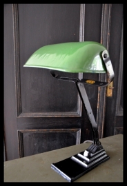 Industriële groene bureau lamp. Erpe VERKOCHT!