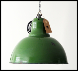 Extreem zeldzame middelgrote industriële lamp, fraaie machinegroene kleur