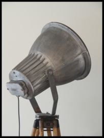 Stoere industriële Philips statief lamp! Zeer zeldzaam model! (2 beschikbaar)