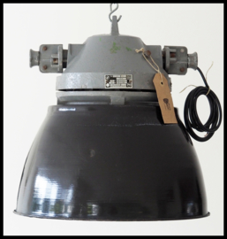 Stoere industriële bully lamp met zwart emaille kap