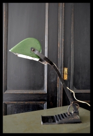 Industriële groene bureau lamp. Erpe VERKOCHT!