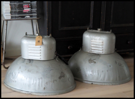 Industriële lamp, grote ovale fabriekslamp. zeer stoere lamp! (meerdere beschikbaar)