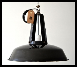 Klassieke industriële lampen, grote Franse emaille Mazda lampen! (3 beschikbaar)