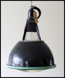 VERKOCHT! Zwart industriële lamp CCCP model 6, bijzonder model.