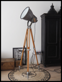 VERKOCHT! Stoere industriële Philips statief lamp! Zeer zeldzaam model!