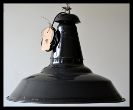 Zwart industriële emaille hanglamp, bijzonder groot model! VERKOCHT!