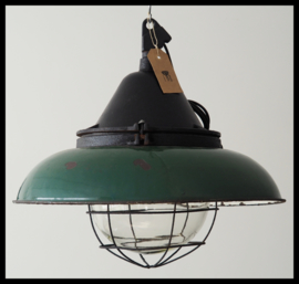 VERKOCHT! Zeer grote Kooilamp, mooie groene kleur! superstoere lamp.