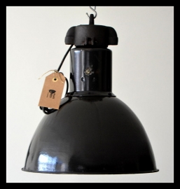 Industriële lamp Bauhaus klein. Meerdere beschikbaar