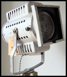 Statief lamp met kleine CCCP theaterspot . (2 beschikbaar)