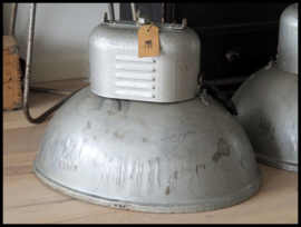 Industriële lamp, grote ovale fabriekslamp. zeer stoere lamp! (meerdere beschikbaar)