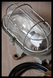 Industriële Franse ovale kooilamp, wandbully Mapelec Amiens 1 VERKOCHT!
