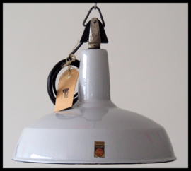 VERKOCHT! Zeer mooie grijze emaille Philips lamp, origineel Philips logo nog aanwezig!